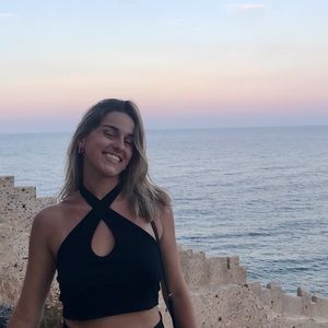 Meet your Posher, Vicky